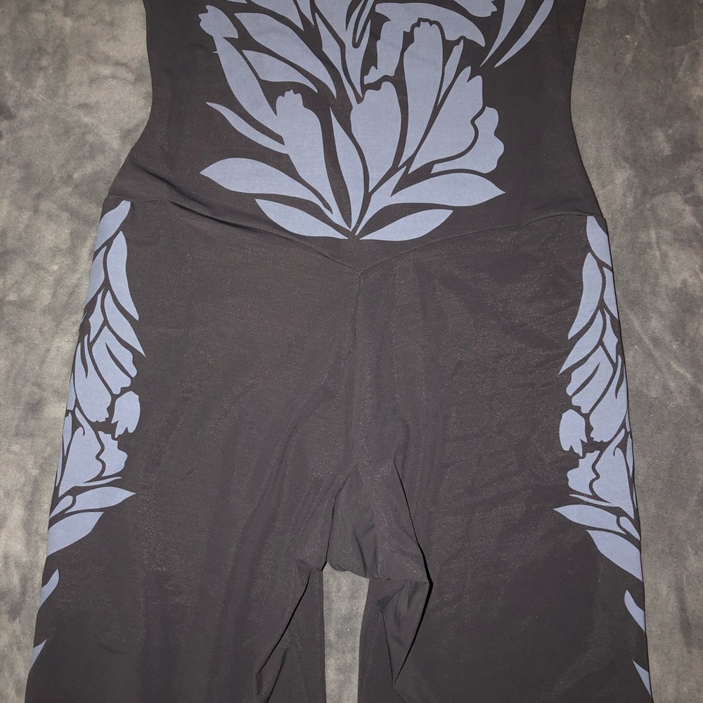 Last Chance: NWT Maidenform High Waist Thigh Slimmer Size M